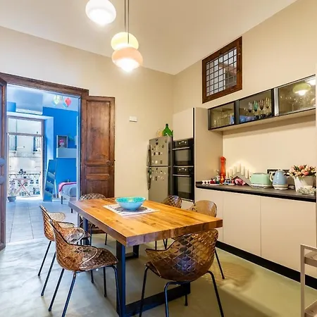 アパート Destination View Downtwn チェファル